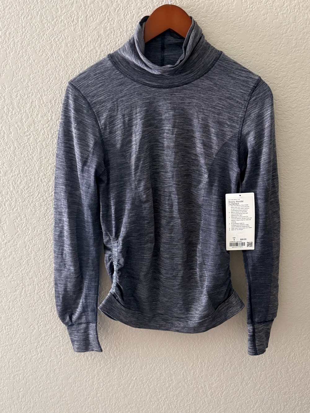 NWT Lululemon Woolly Wonder Merino Wool Turtleneck Black White Size 8